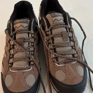 Hi Tech Men's Hiking Shoe size 9 Medium
